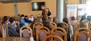 Start pentru prevenție și educație: 60 de tineri au participat la o tabără în Mănăstirea Humorului, o etapă importantă a unui proiect dedicat sănătății emoționale și prevenirii consumului de substanțe interzise.