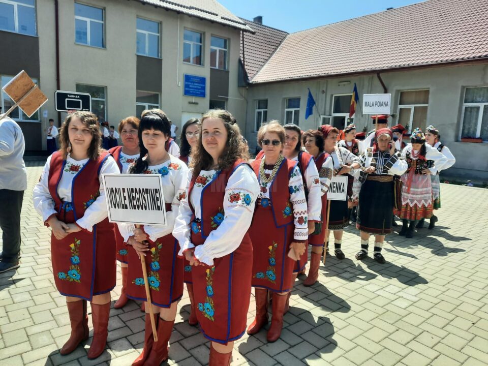 Festivalul interetnic „Conviețuiri”, cu parada grupurilor folclorice, la Negostina