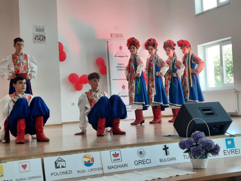 Festivalul interetnic „Conviețuiri”, cu parada grupurilor folclorice, la Negostina