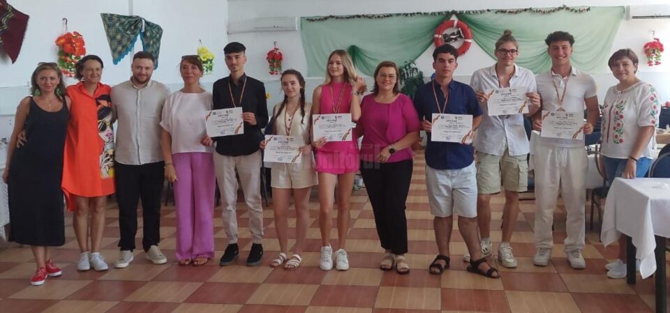 Eleva Gabriela Tătaru de la Colegiul Economic „Dimitrie Cantemir”, pe podium la un concurs național pe teme de protecția consumatorilor