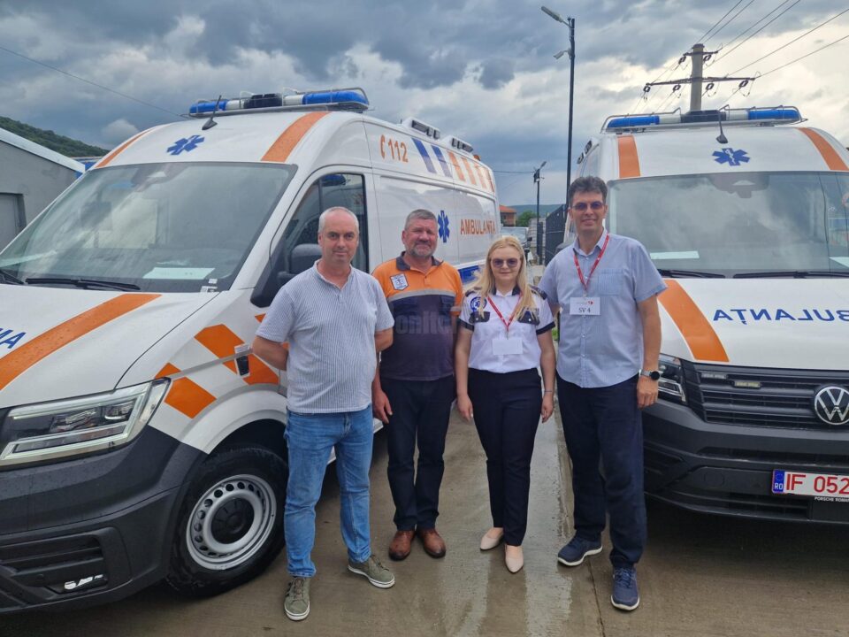 Ambulanța Suceava a primit două noi mașini de salvare dotate cu sistem automat de resuscitare Ambulanța Suceava a primit două noi mașini de salvare dotate cu sistem automat de resuscitare