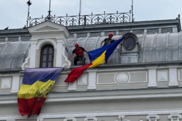 Drapelul României, de pe Centrul Muzeal „Cazinoul Băilor”, a fost înlocuit cu unul nou