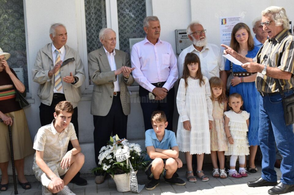 Program artistic în cadrul sărbătoririi a 35 de ani de la înființarea Filialei Suceava a Asociației Foștilor Deținuți Politici din România