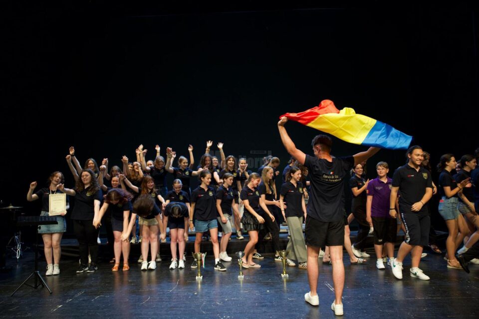 Corala de fete „Ciprian Porumbescu” a Colegiului „Ștefan cel Mare”