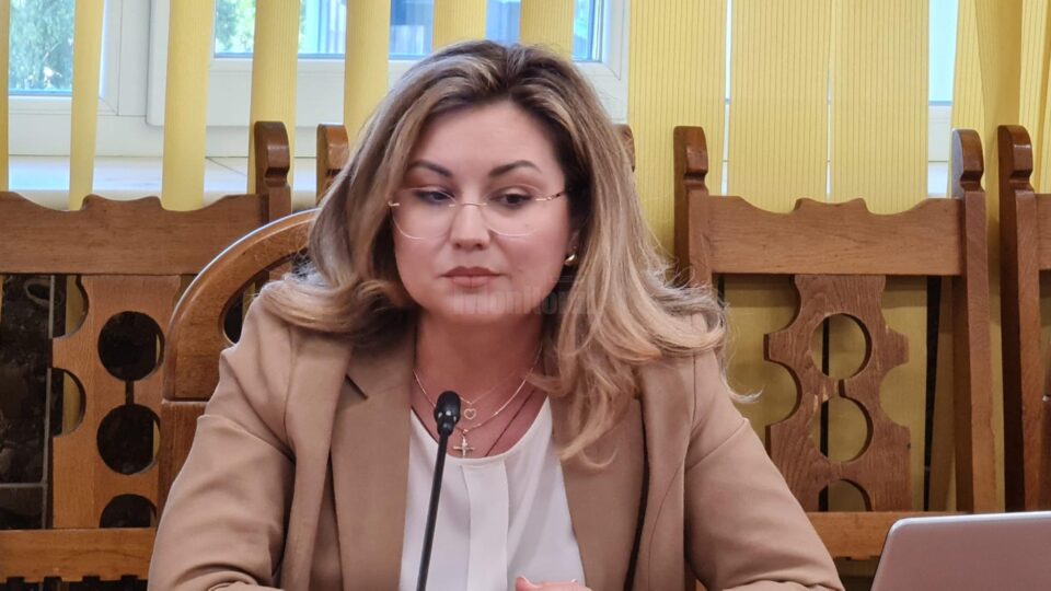 Anca Mihaela Gâtlan, consilier local și membră în consiliul de administrație al teatrului Anca Mihaela Gâtlan, consilier local și membră în consiliul de administrație al teatrului