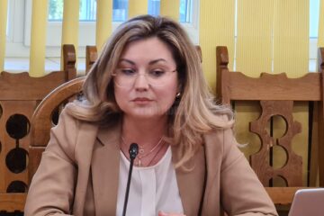 Anca Mihaela Gâtlan, consilier local și membră în consiliul de administrație al teatrului