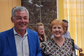 Adrian Păduraru și Angela Zarojanu, la finele ședinței de CL în care s-a decis schimbare de conducere la Teatrul Matei Vișniec Suceava
