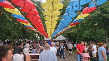 Ziua Ciorbei Rădăuțene - prima ediție, organizată de Primăria Rădăuți și Restaurantul Național, pe Aleea Umbreluțelor