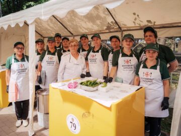Ziua Ciorbei Rădăuțene - prima ediție, organizată de Primăria Rădăuți și Restaurantul Național, pe Aleea Umbreluțelor