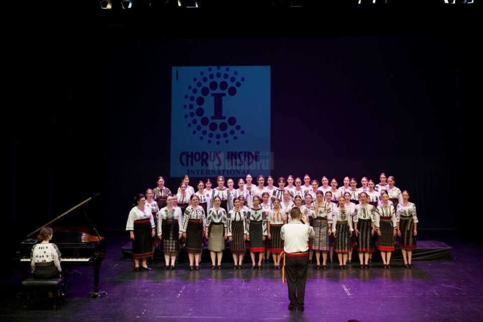 Corala de fete „Ciprian Porumbescu” a Colegiului „Ștefan cel Mare”