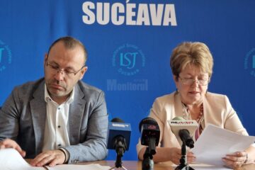Ciprian Anton, inspector scolar general, și Tatiana Vintur, purtător de cuvânt