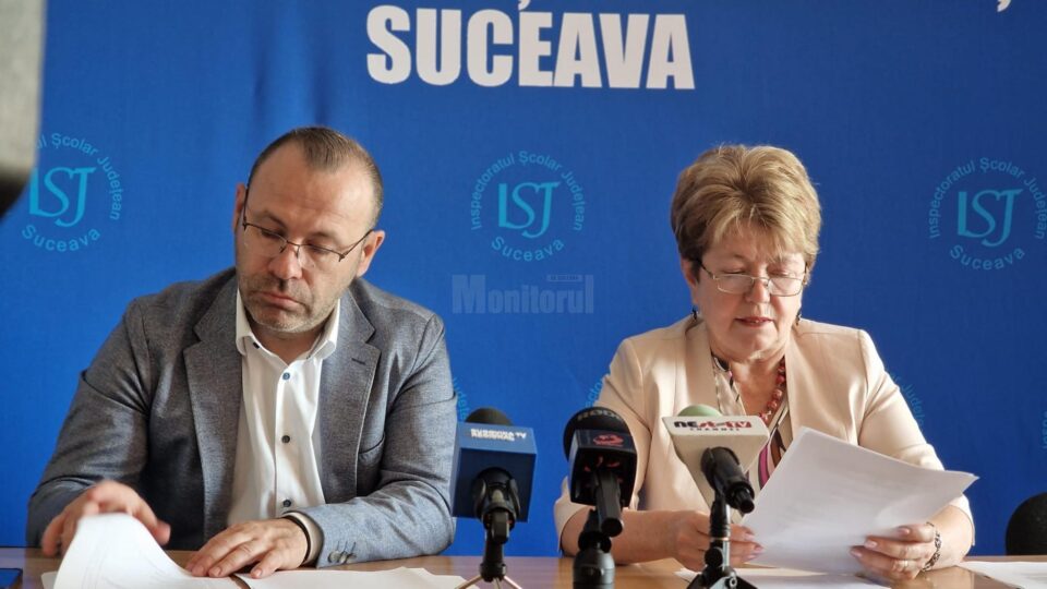 Ciprian Anton, inspector scolar general, și Tatiana Vintur, purtător de cuvânt