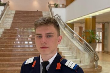 Robert Adrian Cîrstinariu - șef de promoție la Colegiul Militar