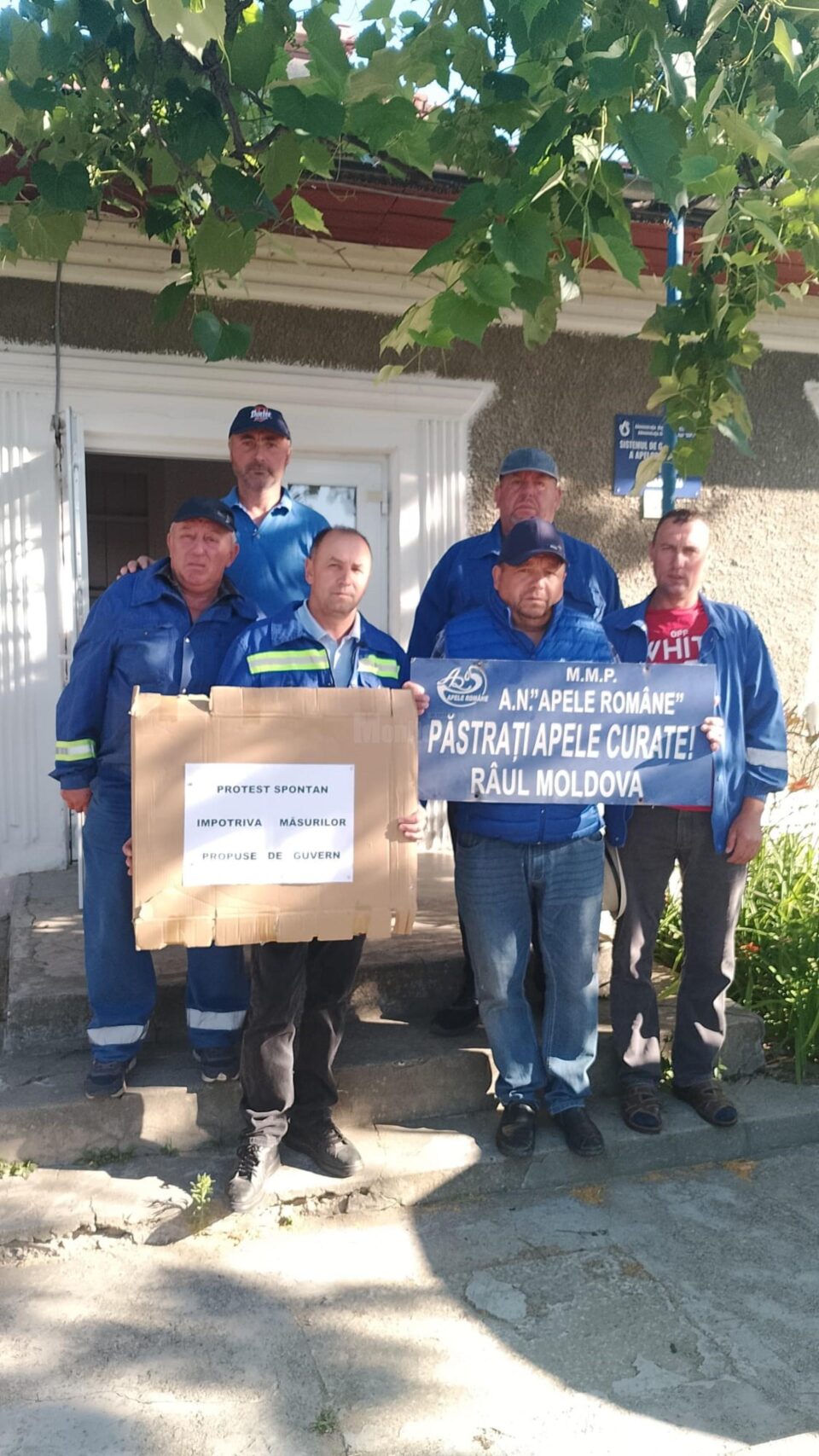 Angajații SGA Suceava protestează față de reducereile salariale anunțate de Guvern