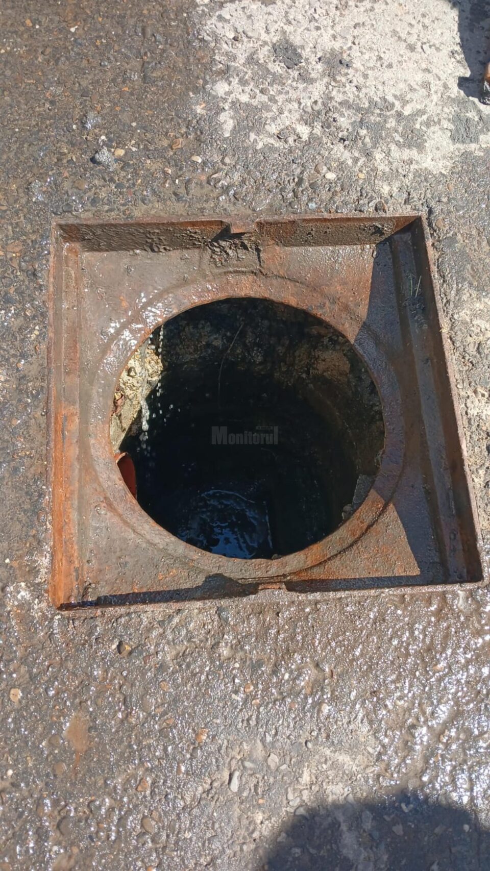 Decolmatarea gurilor de scurgere a apei pluviale - necesitate pentru perioadele cu ploi