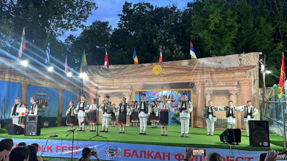 Ansamblul „Suflet bucovinean” a obținut trofeul la Balkan Folk Fest, competiție ce s-a desfășurat în Bulgaria
