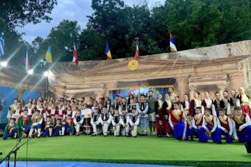 Ansamblul „Suflet bucovinean” a obținut trofeul la Balkan Folk Fest, competiție ce s-a desfășurat în Bulgaria