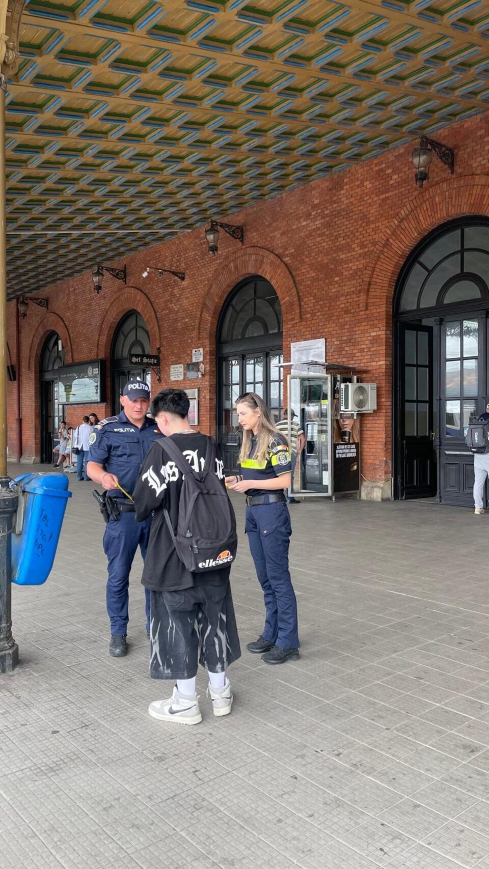 Polițiștii i-au avertizat pe tineri, timp de o săptămână, privind „Selfie-ul pe tren”