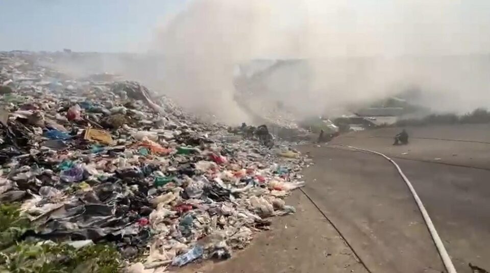 Incendiu la o stație de sortare a deșeurilor din Ițcani