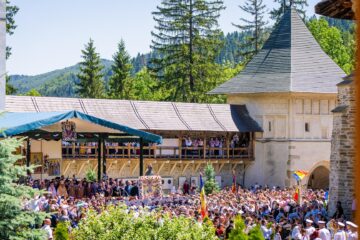 Sărbătoarea ctitorului Mănăstirii Putna, Binecredinciosul Voievod Ștefan cel Mare și Sfânt