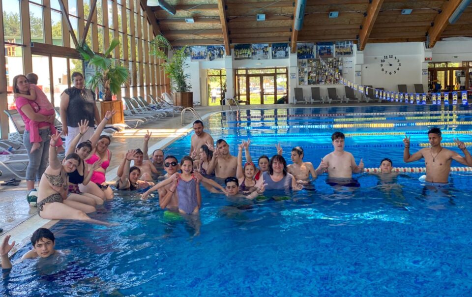 19 copii cu deficiențe de auz și vorbire au beneficiat de câteva zile de relaxare în tabăra Respiro de la Vama