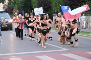 Ansamblul folcloric Mahia Rapa Nuie din Insula Paștelui-Chile i-a încântat pe rădăuțeni cu dansuri tradiționale din această țară