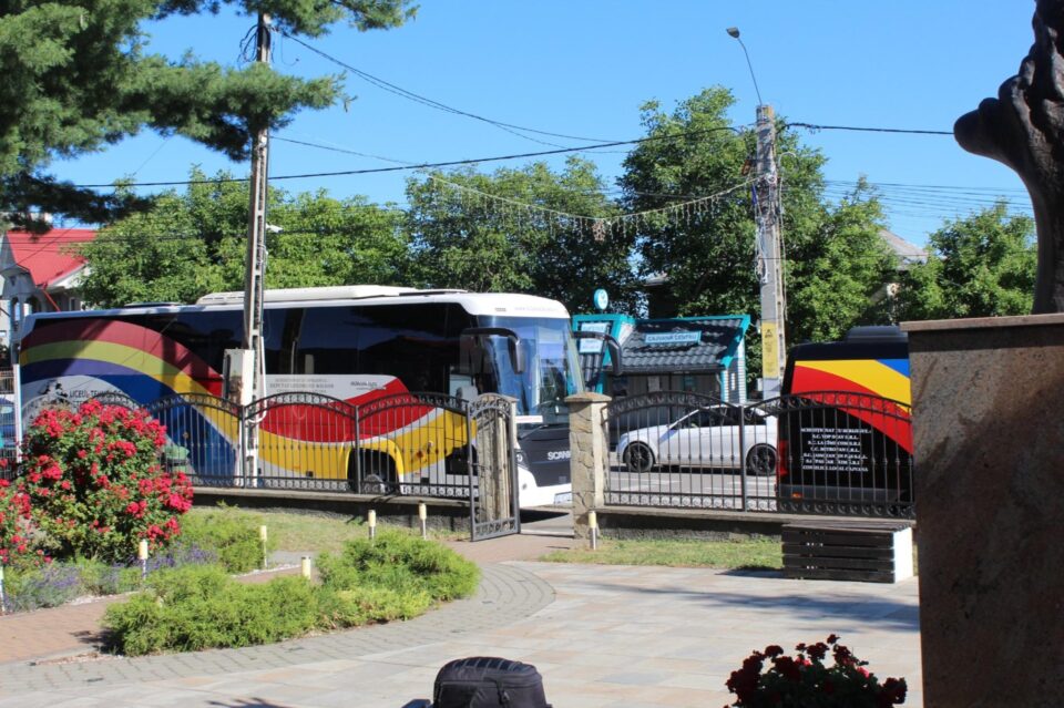 Cajvana investește în elevi