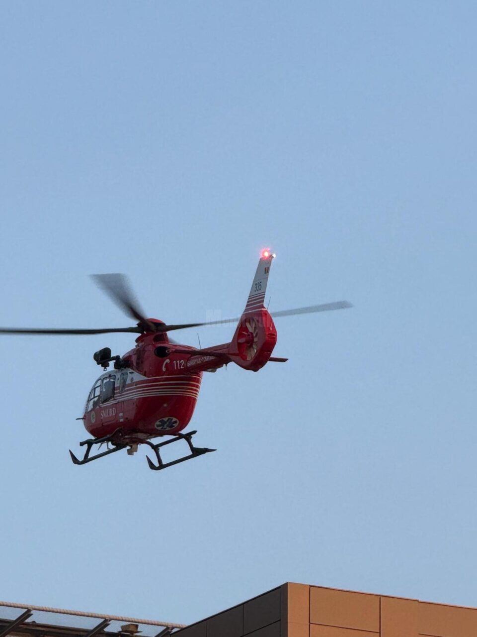 Copil de 5 ani, cu ciroză, transportat de urgență cu un elicopter SMURD la Iași