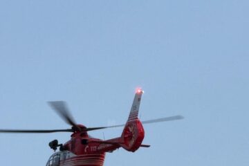 Copil de 5 ani, cu ciroză, transportat de urgență cu un elicopter SMURD la Iași