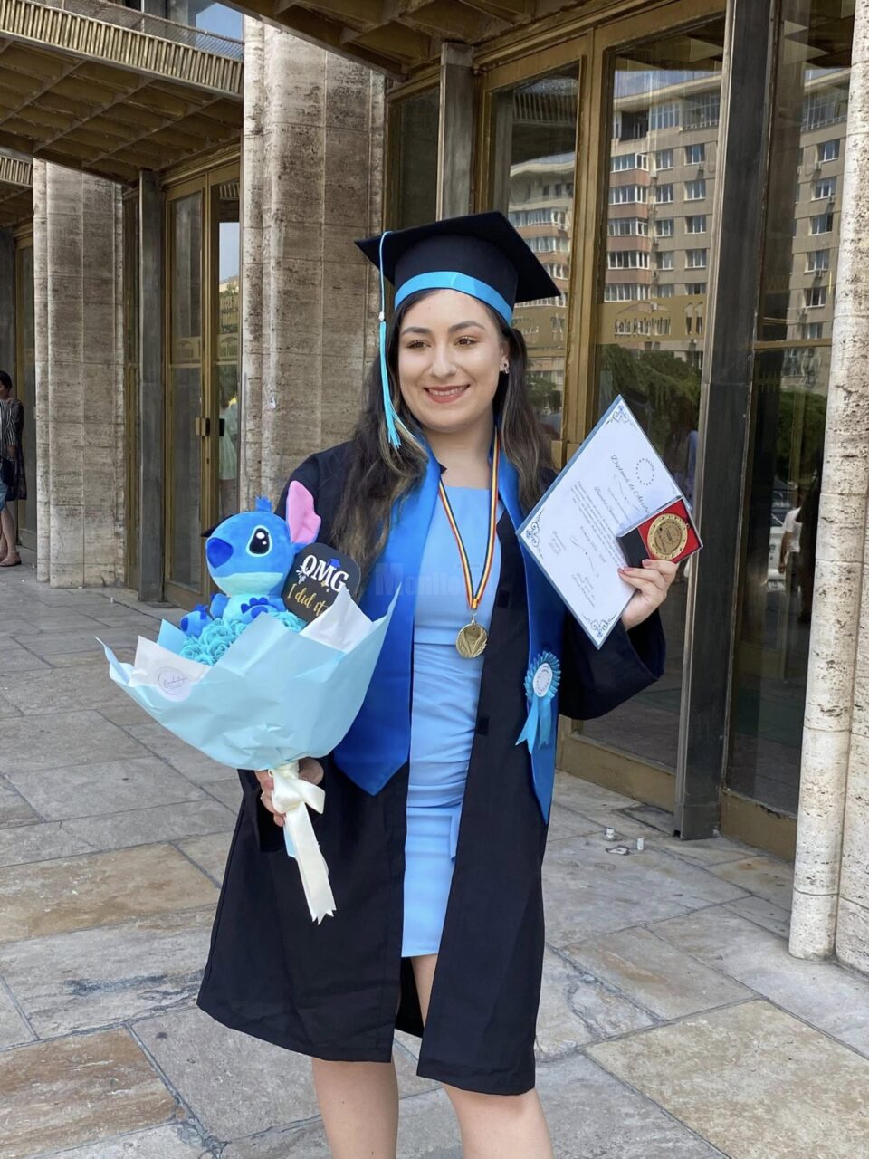 Simina Teodora Buculei, din Fălticeni, șefă de promoție la Facultatea de Comunicare și Relații Publice din cadrul SNSPA București