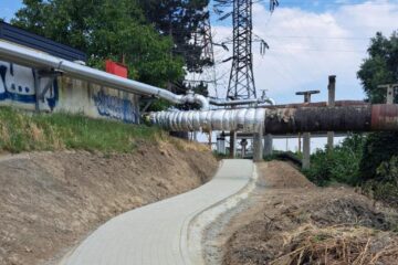 Cărarea pe sub pod, de la Bazar către Mall, a fost pavată