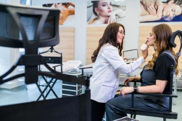 Cosmetica, la Școala Postliceală Sanitară Suceava