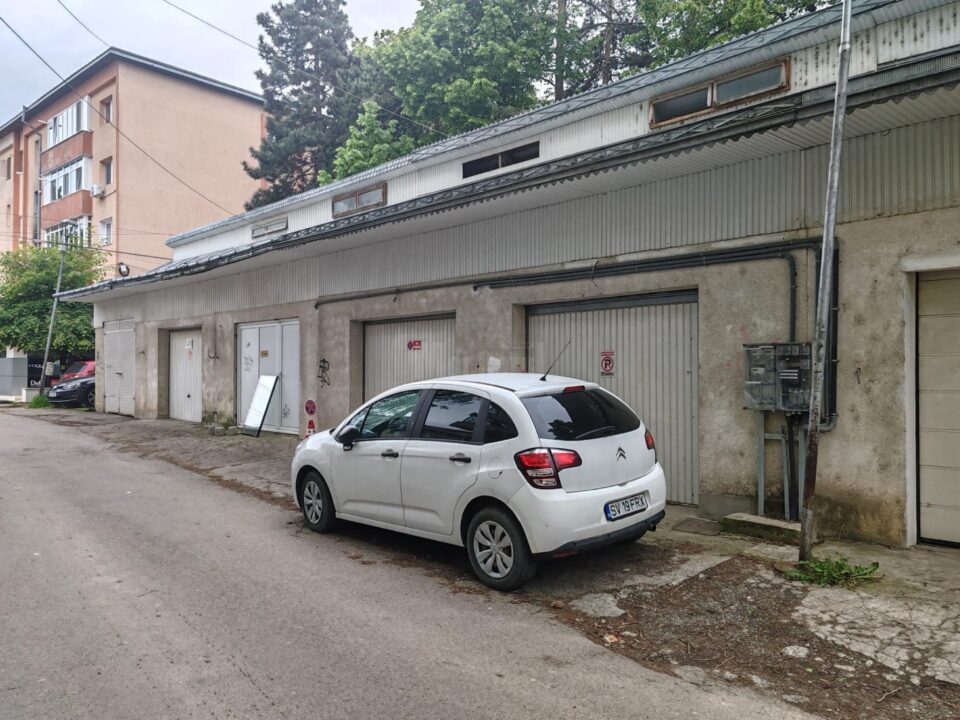 Garaje de pe strada 6 Noiembrie, unde sunt programate lucrările de demolare de pe domeniul privat al Primăriei Suceava