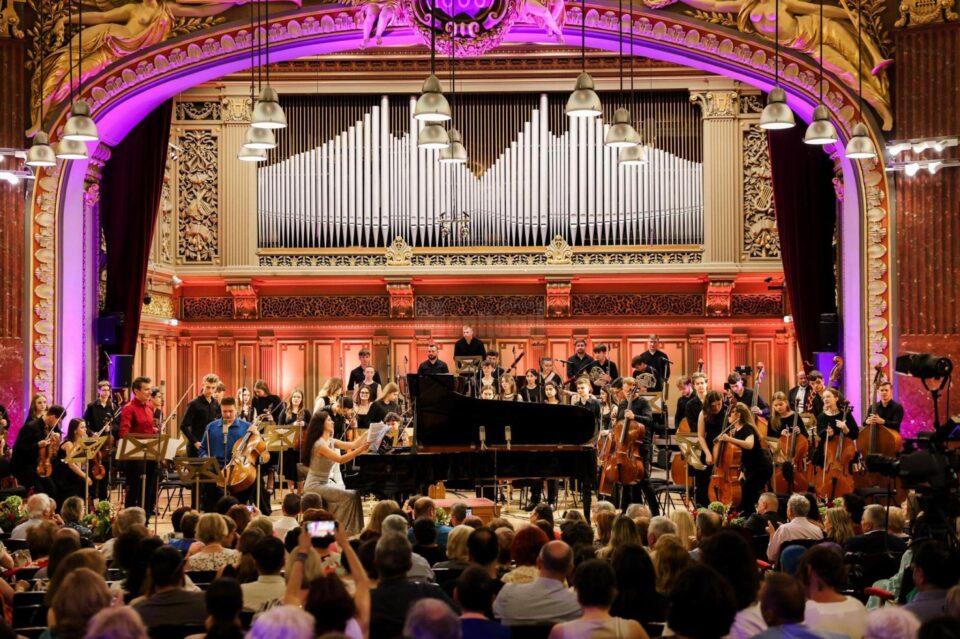 Alături de Orchestra de Tineret a Moldovei