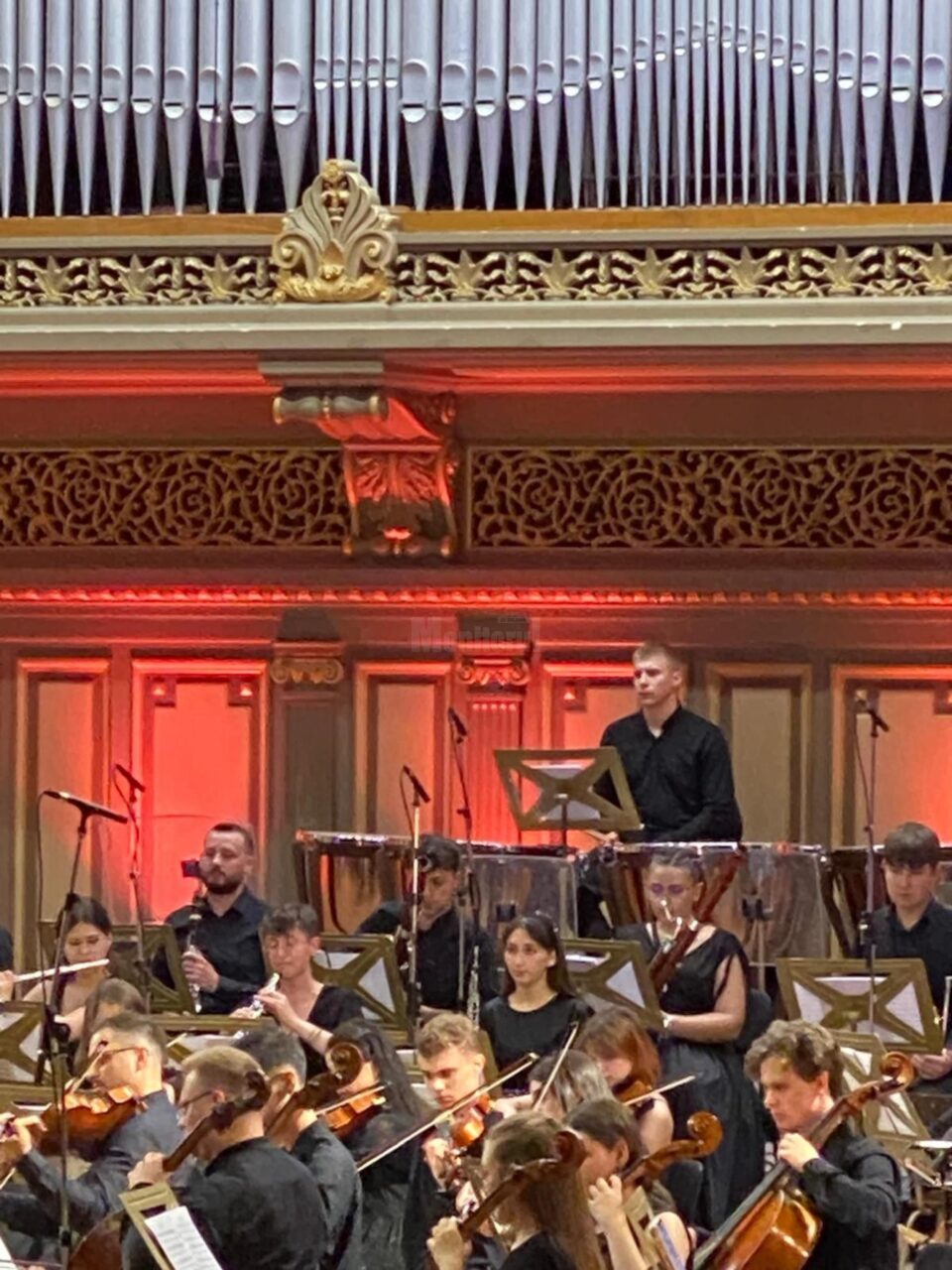 Alături de Orchestra de Tineret a Moldovei