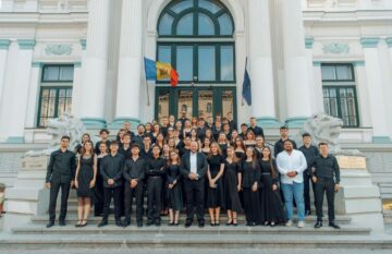 Alături de Orchestra de Tineret a Moldovei