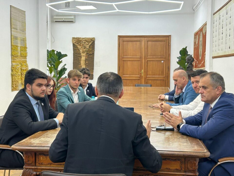 Consiliul National al Elevilor, în dialog cu cei de la conducerea Ministerului Educației