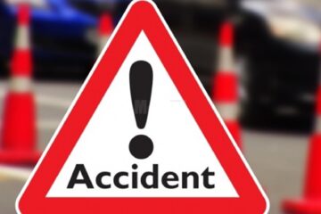 Un căruțaș băut a scăpat cu viață după ce a ieșit în fața unui vehicul greu