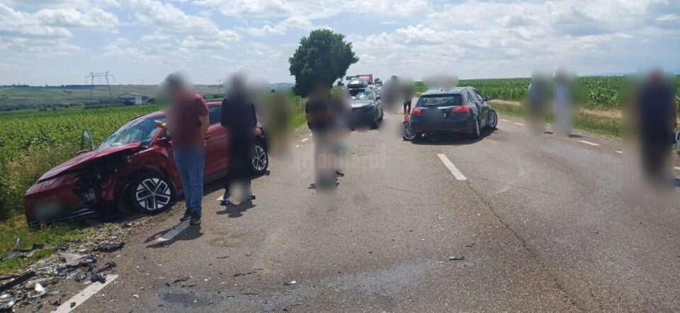 Accident pe E 85, cu trei mașini implicate și trei răniți
