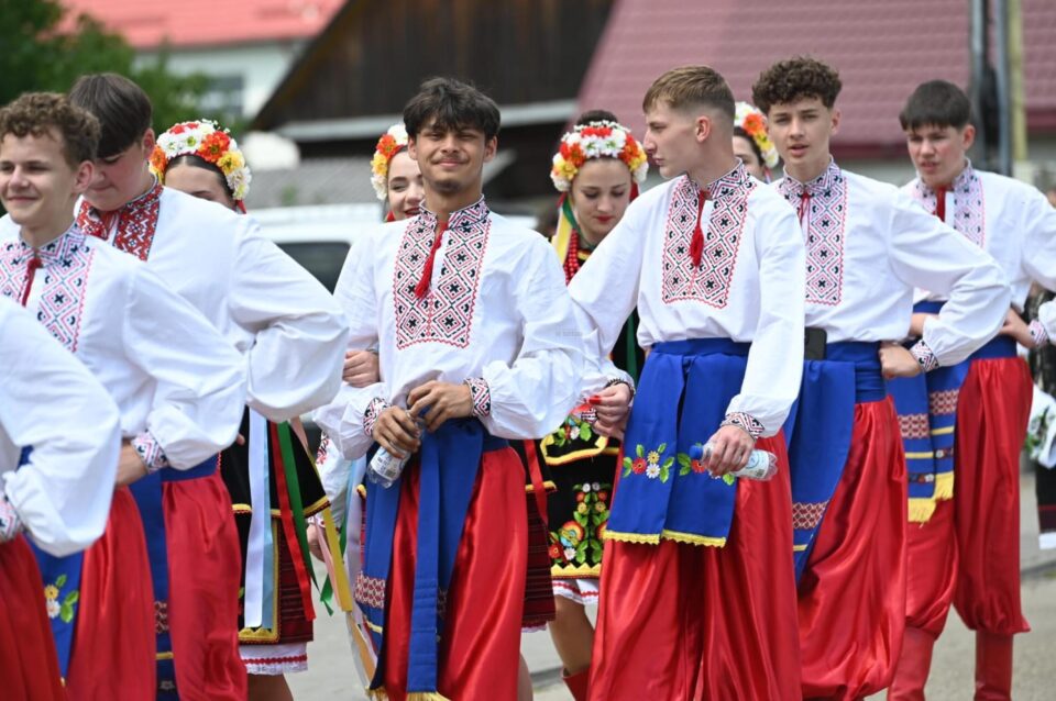 Parada portului popular de la Cajvana