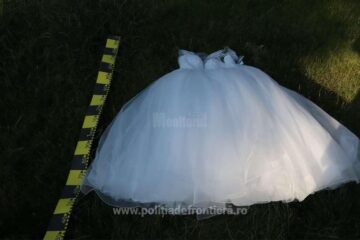 Rochii de mireasă, confiscate cu tot cu microbuzul venit din Ucraina