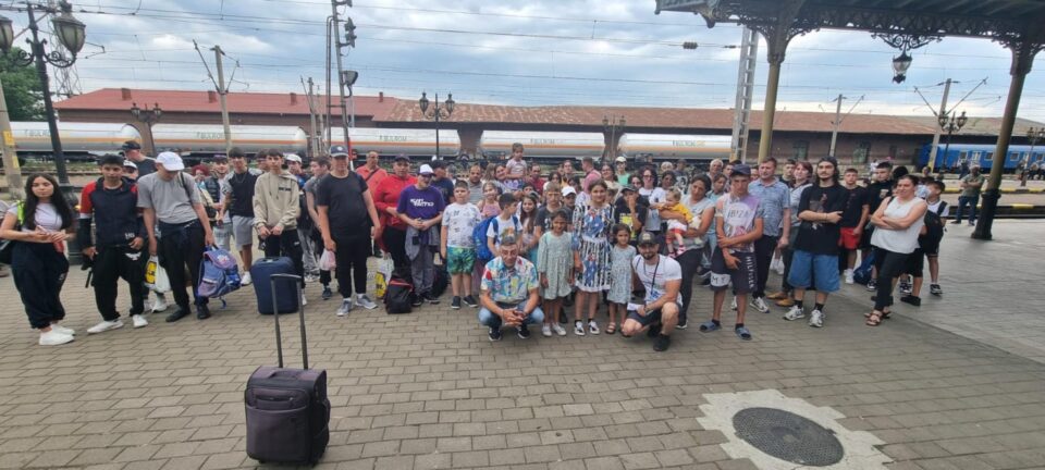 84 de copii și însoțitori ai acestora au plecat pe Litoral, din inițiativa Asociației Bucovina Civică