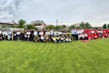 Fotografie de grup cu toți participanții