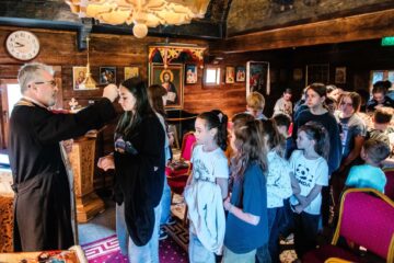 100 de copii, în Tabăra de creație „Micii iconari”, ediția a XIV-a - Foto Casian Mitu