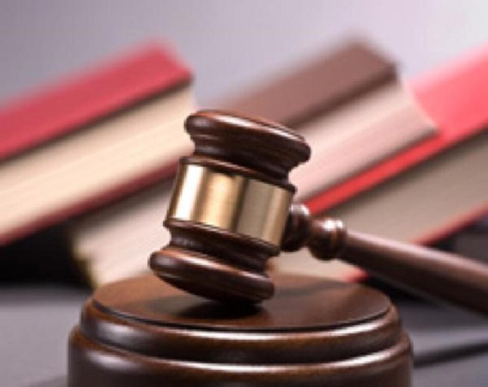 Arestat după ce a condus prin Suceava beat turtă și fără permis. Polițiștii l-au oprit după ce a ocolit o „cocoașă” Arestat după ce a condus prin Suceava beat turtă și fără permis. Polițiștii l-au oprit după ce a ocolit o „cocoașă”