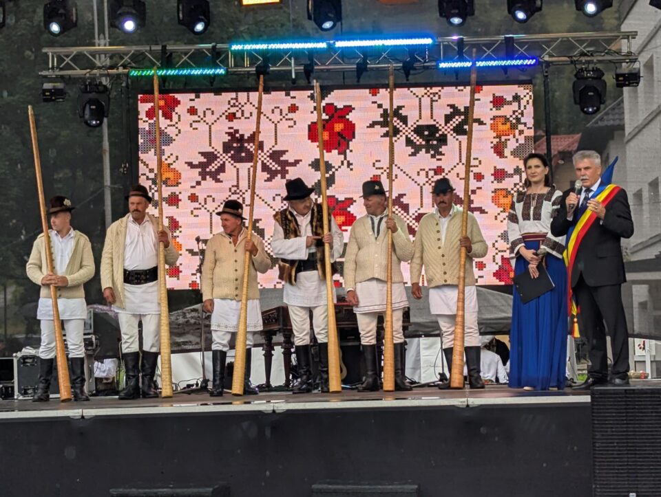 Zeci de formații din șase țări participă la Festivalul Întâlniri Bucovinene
