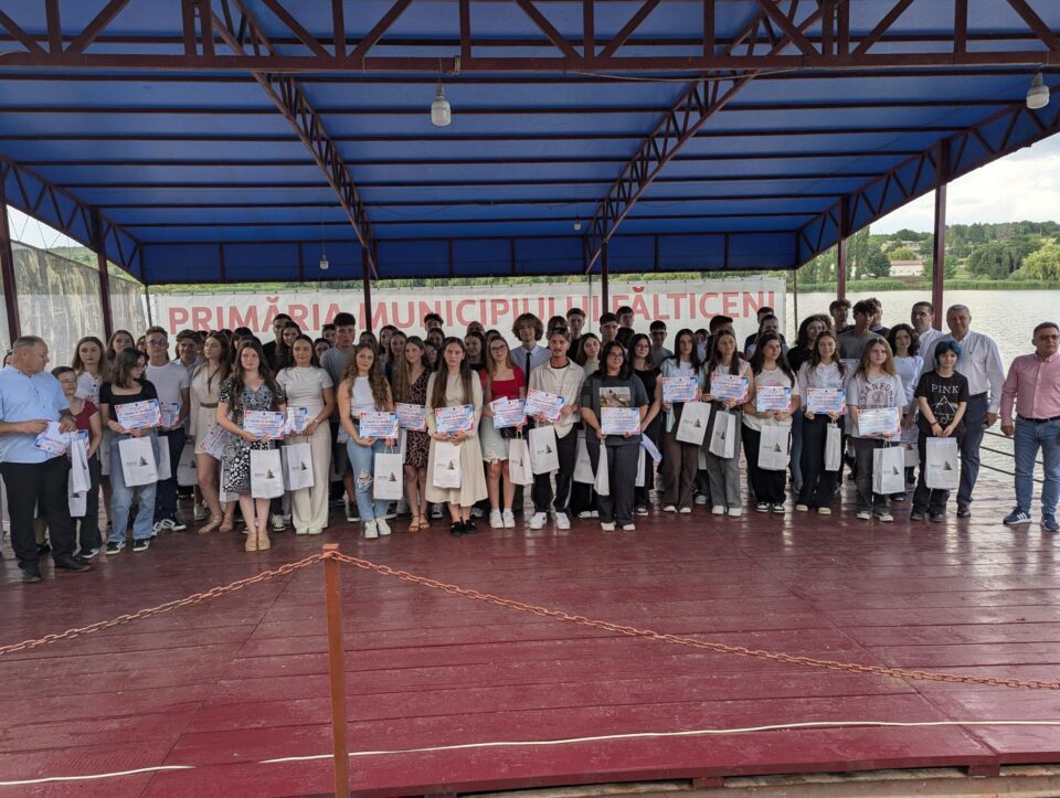 72 de elevi din Fălticeni au fost premiați de primarul Cătălin Coman