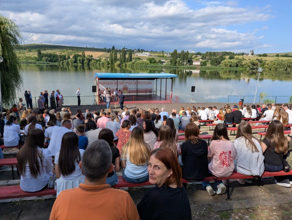 72 de elevi din Fălticeni au fost premiați de primarul Cătălin Coman