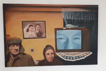 „Bazar”, expoziția artistului vizual Mihai Varzari, ne propune și câteva teme de reflecție privind relația dintre oameni și obiecte, reflectarea sinelui