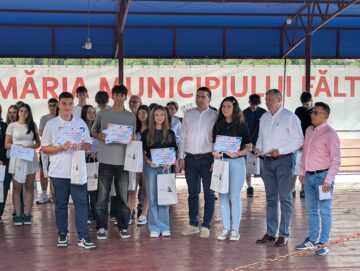 72 de elevi din Fălticeni au fost premiați de primarul Cătălin Coman